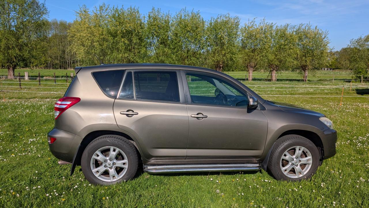TOYOTA RAV 4 2.0 2000kg trekgewicht