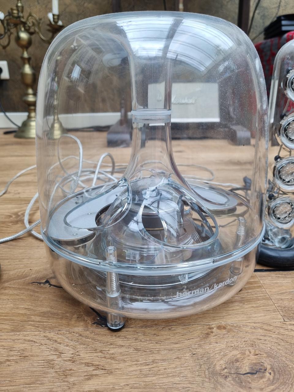 Analoge luidsprekers Harman Karbon