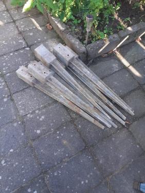 8 Paalhouders GRATIS