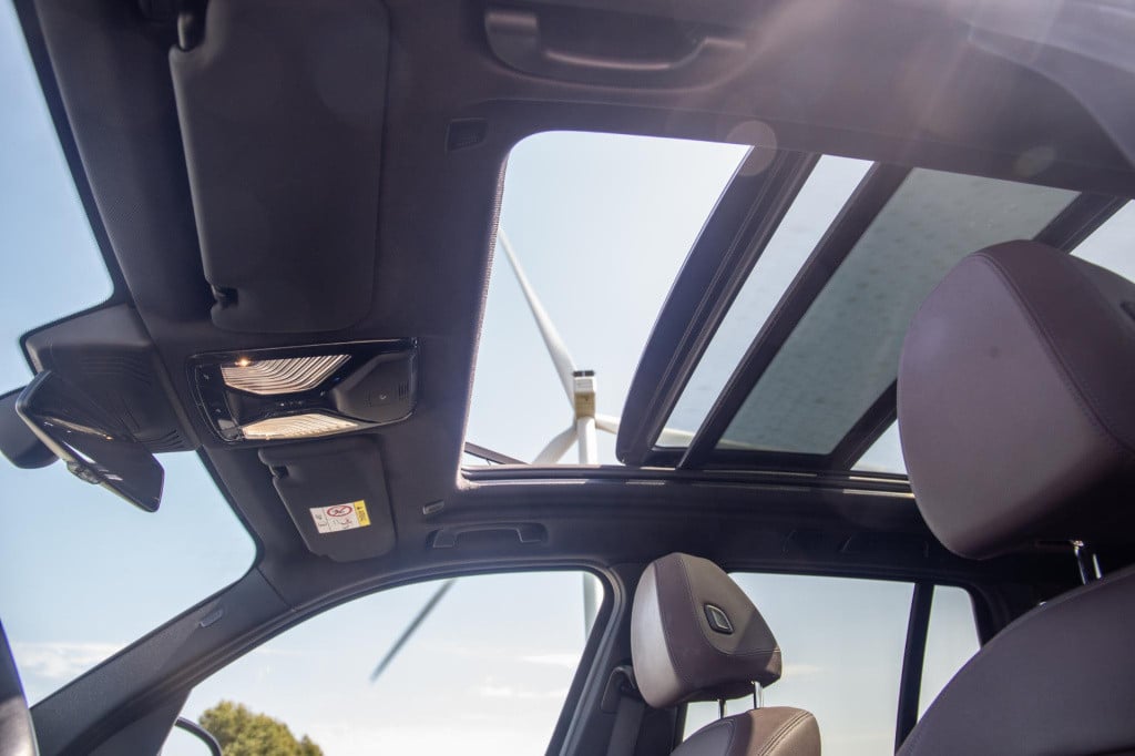 BMW Ix3 high executive 80 kwh panoramadak / carplay / bruin leer / navi