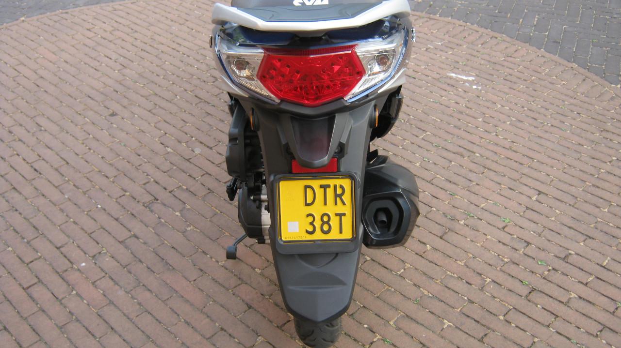 Z.G.A.N  SYM SYMPHONI ST 45KM  Met 16 inch WIELEN 995 EURO
