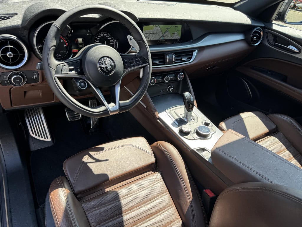 Alfa Romeo Stelvio 2.0 t awd super veloce interieur | trekhaak afneembaar |