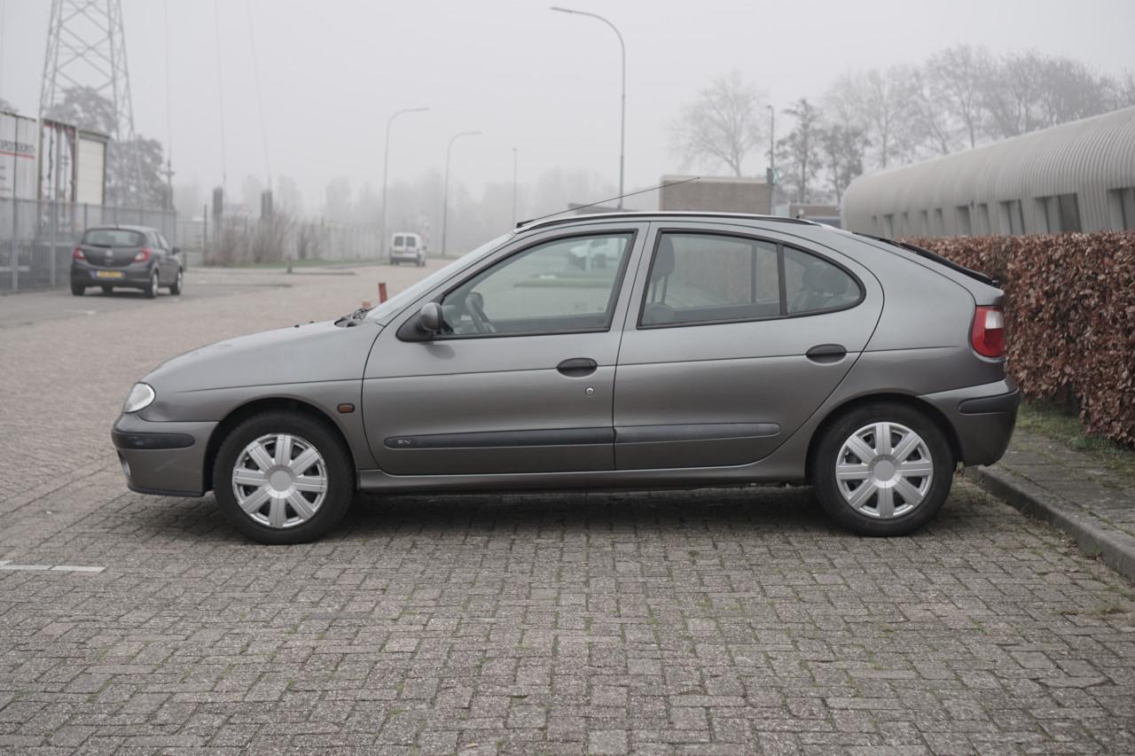 Renault Megane Berline - APK tot 4 juni 2027