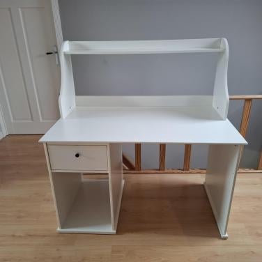 Bureau met schuiflade en boekenplank