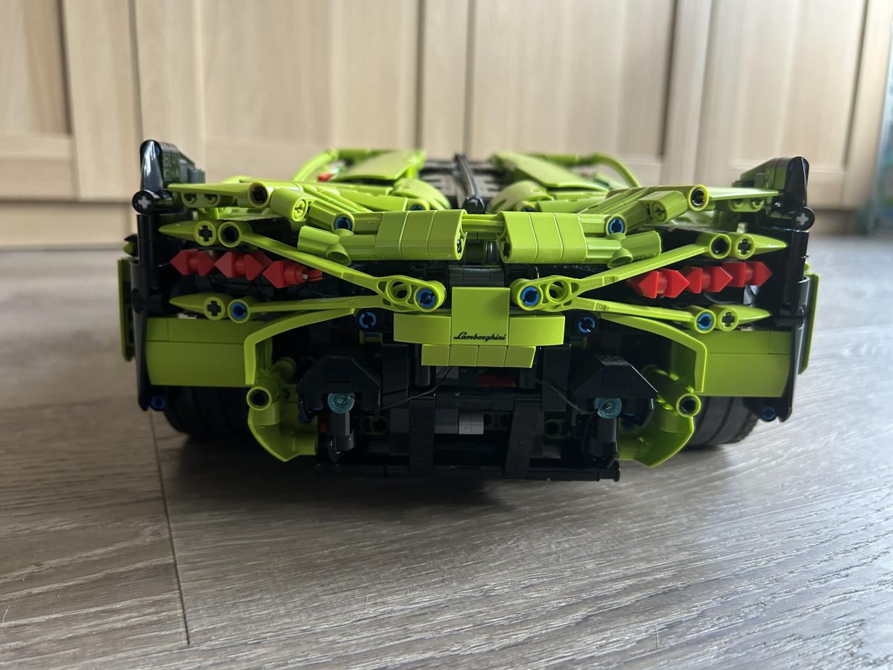 Lego Technic Supercar 42115 – Lamborghini Sian FKP 37