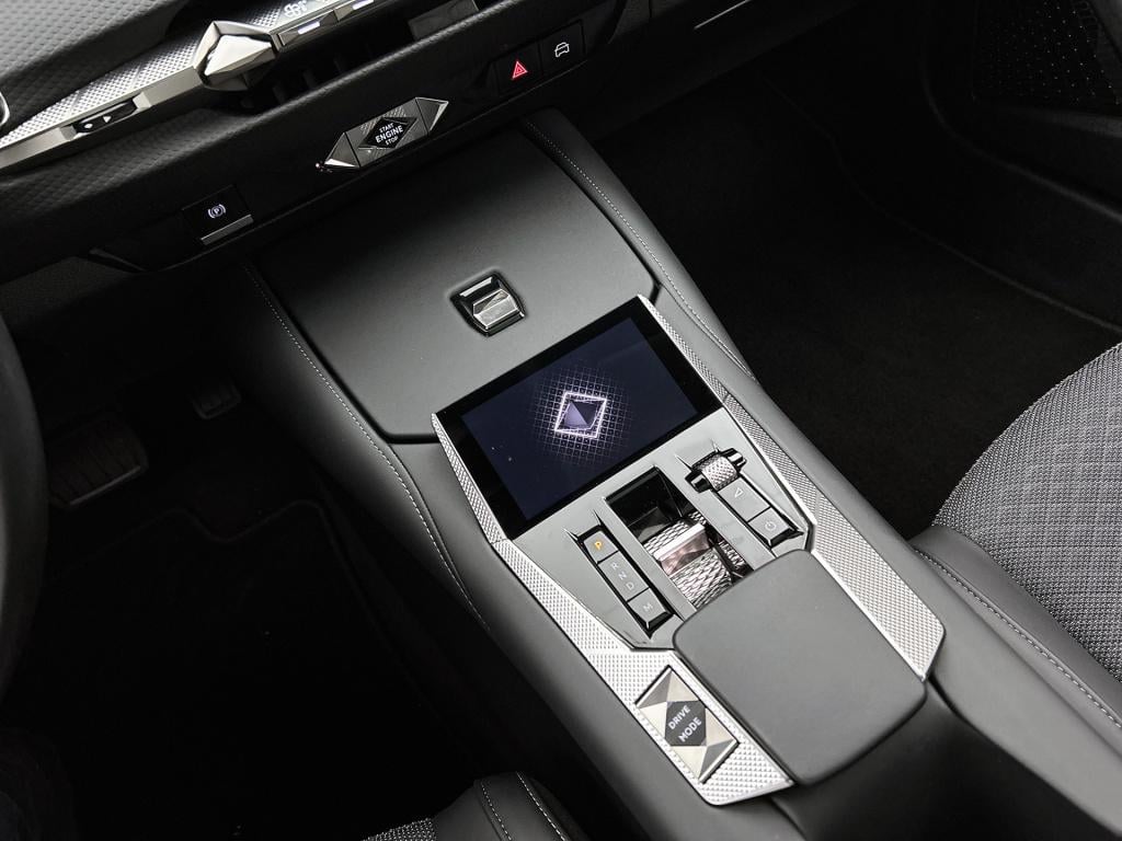 Ds Ds 4 130pk automaat trocadero | rijklaar | panoramadak | adaptive cruise