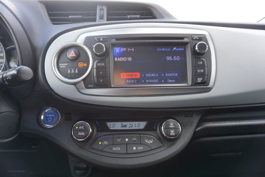 Toyota Yaris 1.5 full hybrid dynamic airco / camera / elektr. ramen / lm ve