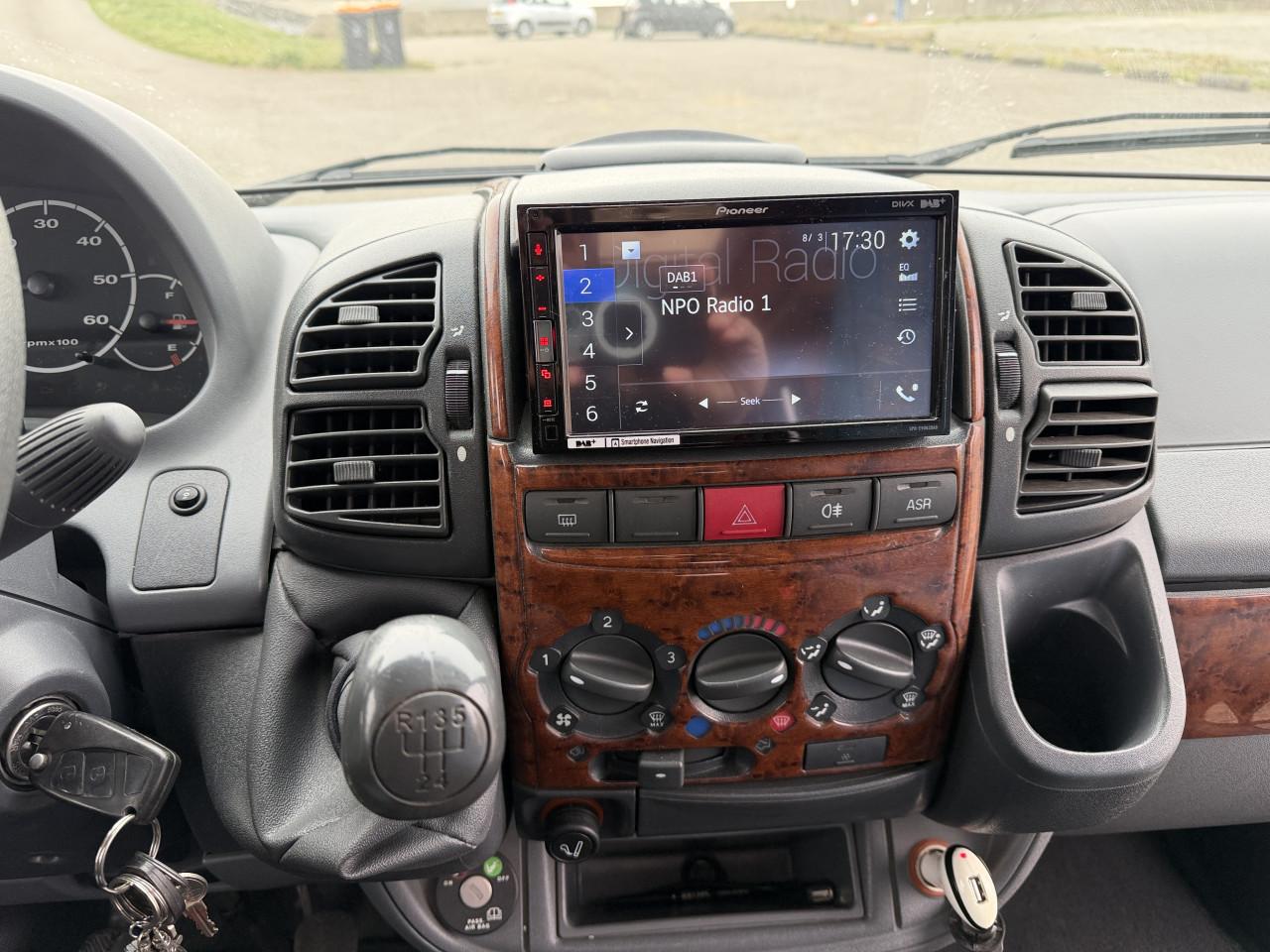 Rijk uitgeruste Globecar buscamper, Citroën 2.8 HDI 107 KW