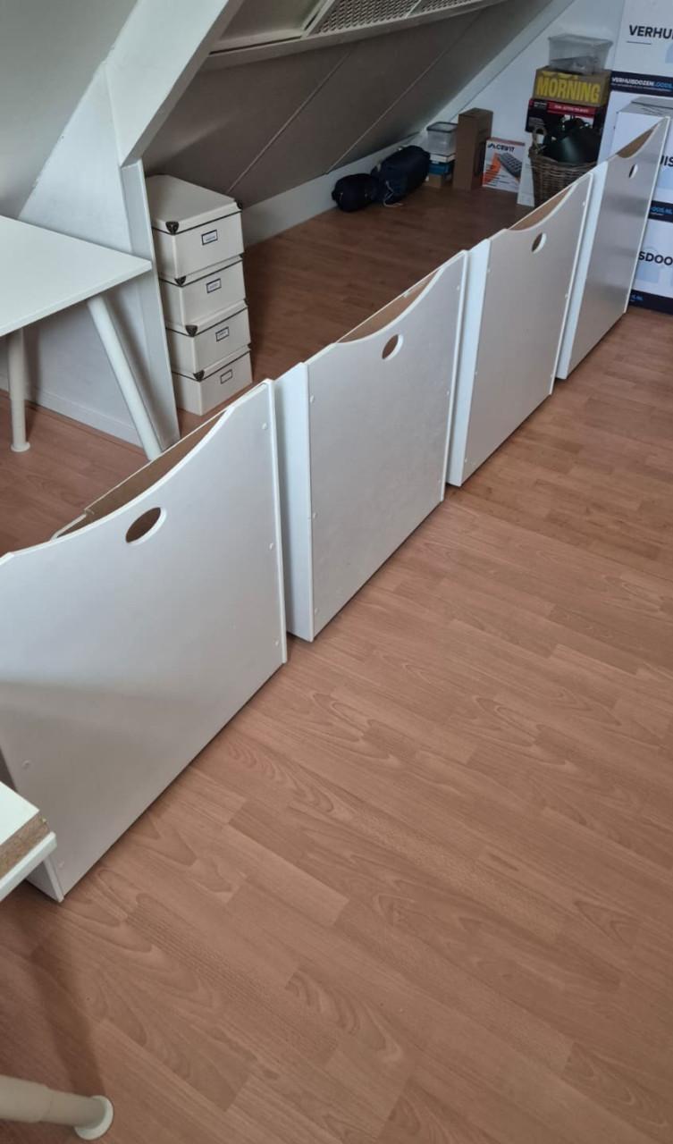 Opberglades 4 stuks. Gratis af te halen