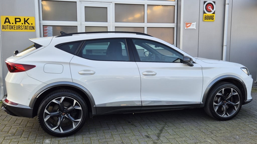 Cupra Formentor performance*245pk*vz 1.4 e-hybrid*led*sportstoelen*19-inch*