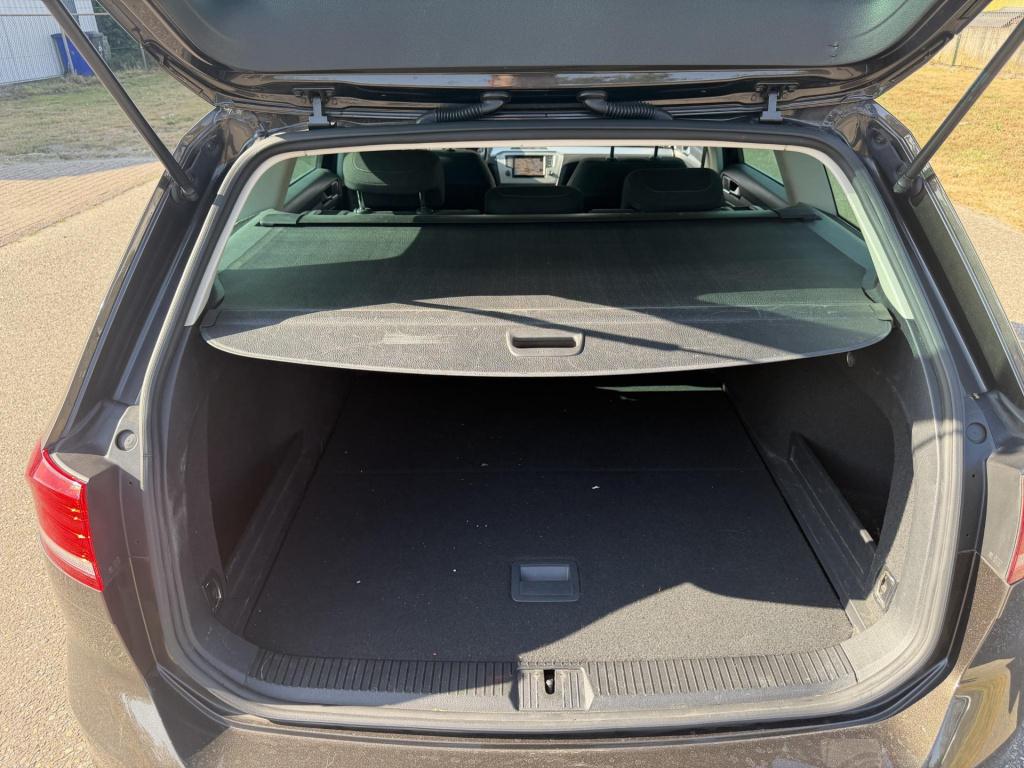 Volkswagen Passat variant 1.6 tdi comfortline automaat clima camera acc