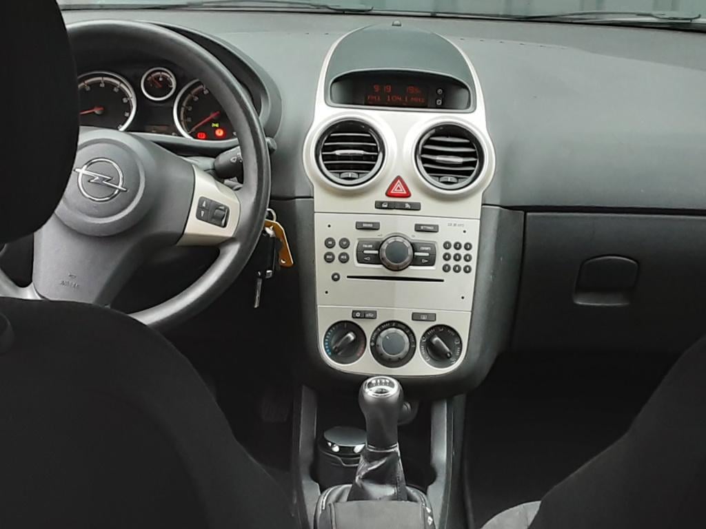 Opel Corsa 1.4-16v enjoy