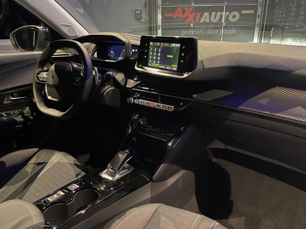 Peugeot 2008 1.2 puretech allure *camera*carplay*led*keyless