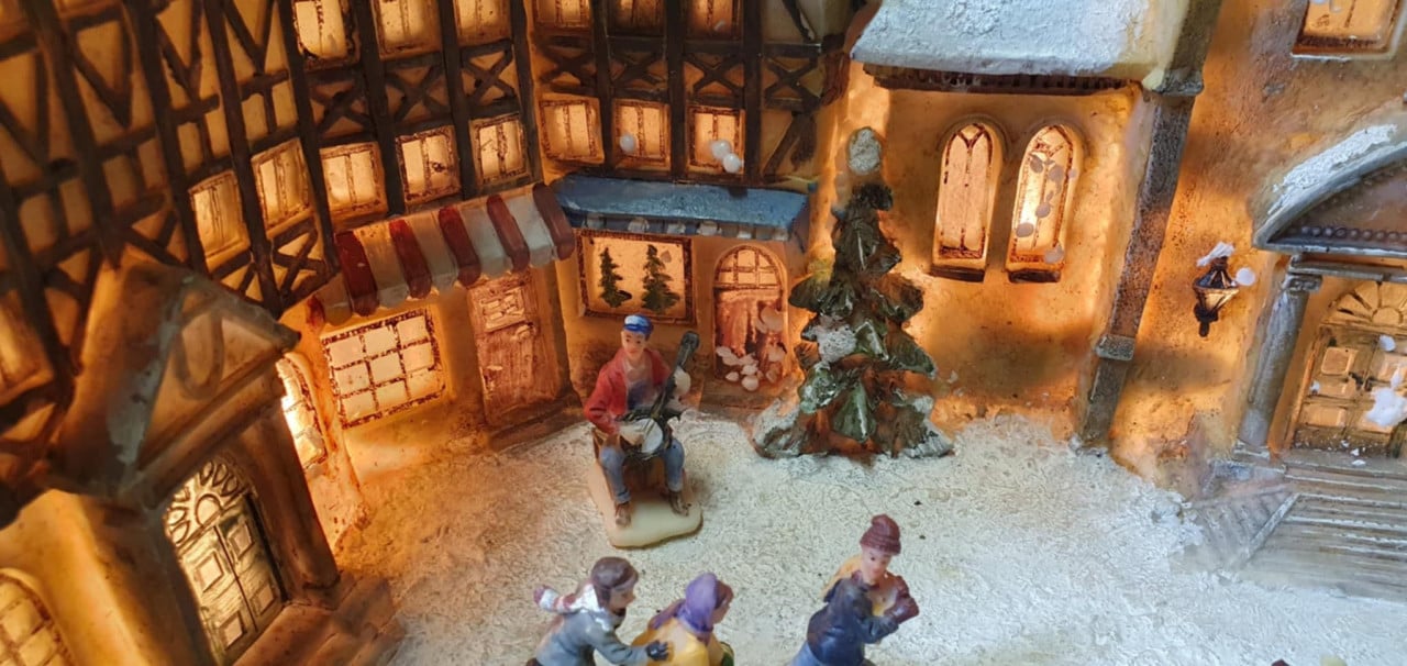Prachtig kerstdorp met verlichting