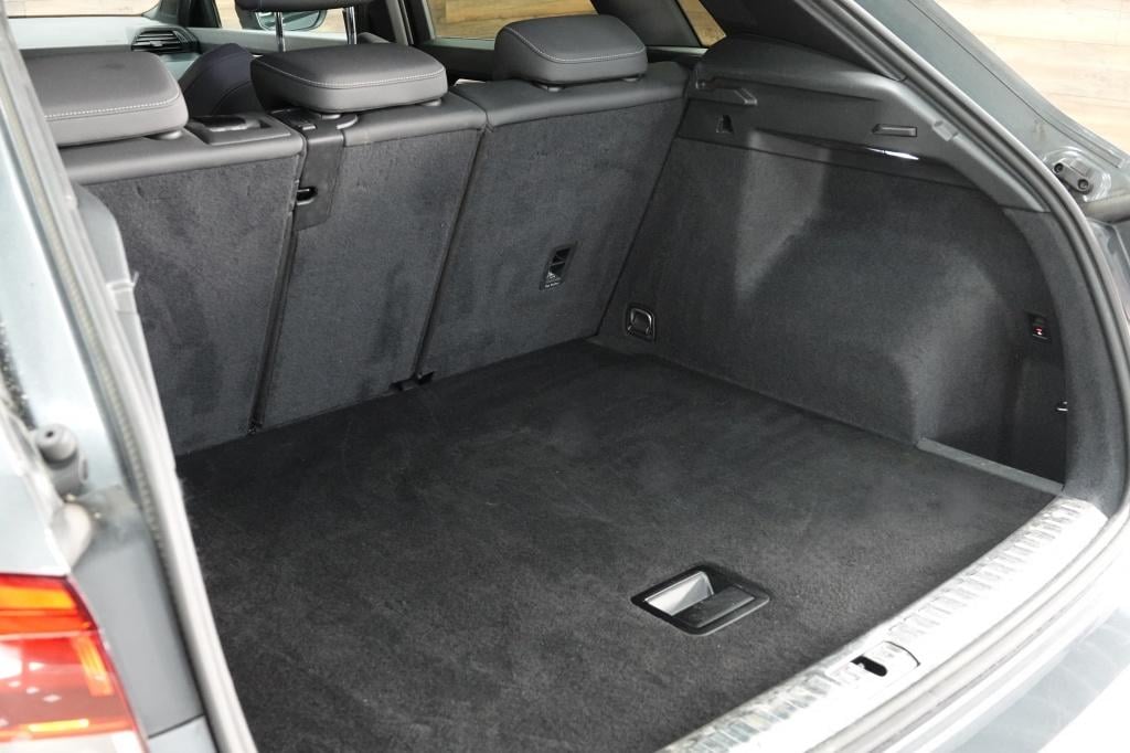 Audi Q3 1.5 tfsi | stoelverw. | trekhaak | pdc |