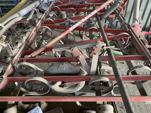 Triltand Cultivator met verkruimel rollen