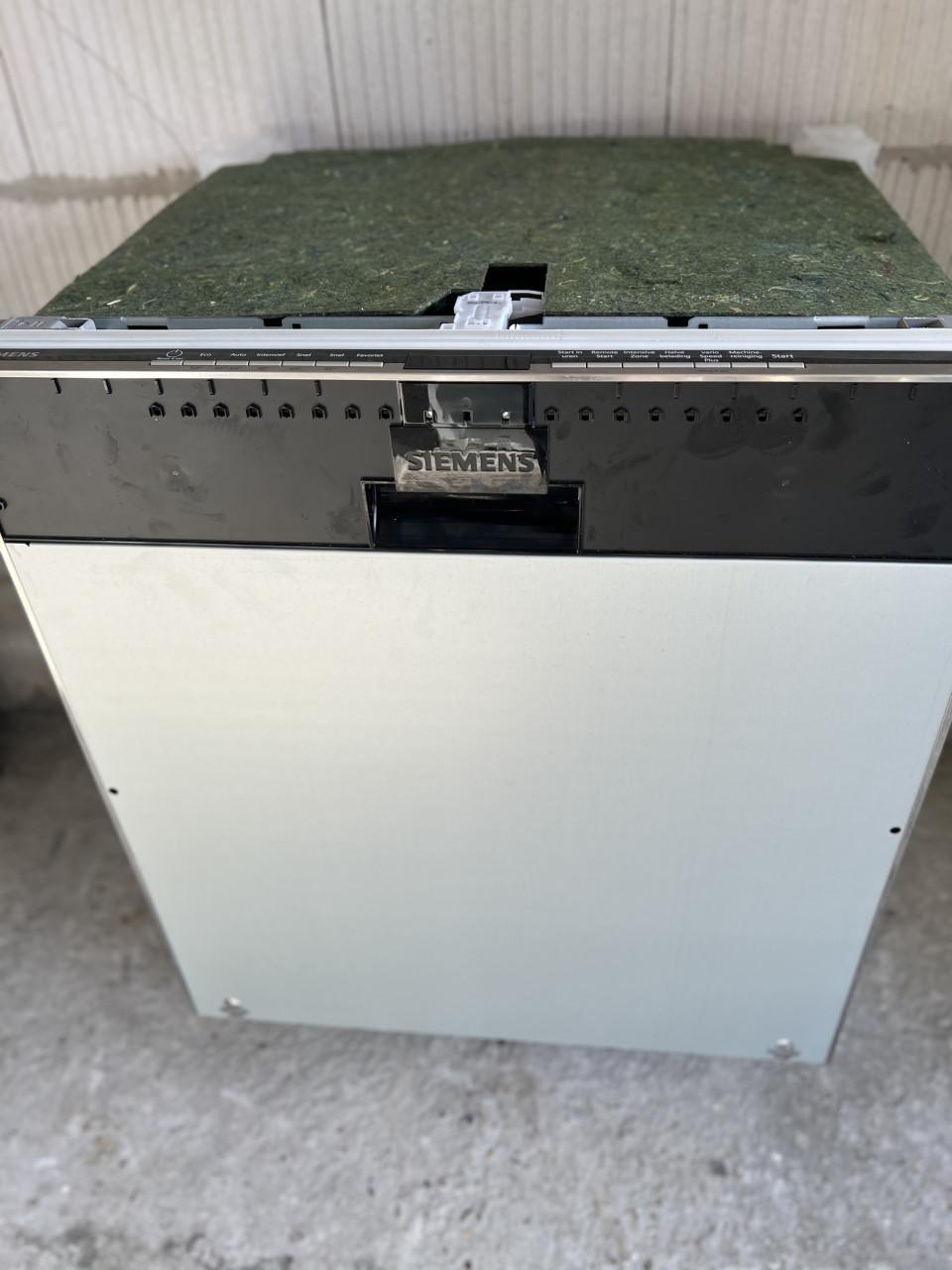 SIEMENS iQ300 A+++ klasse Volledig geïntegreerde vaatwasser SN63HX60AN