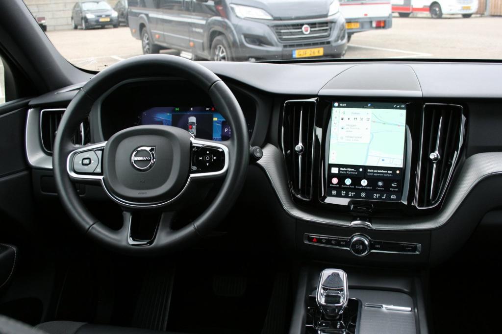 Volvo XC60 2.0 t6 plug-in hybrid awd plus black edition