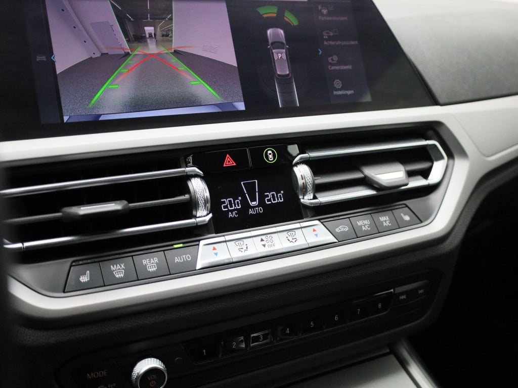 BMW 3-serie touring 330e business edition plus | automaat | navigatie | app