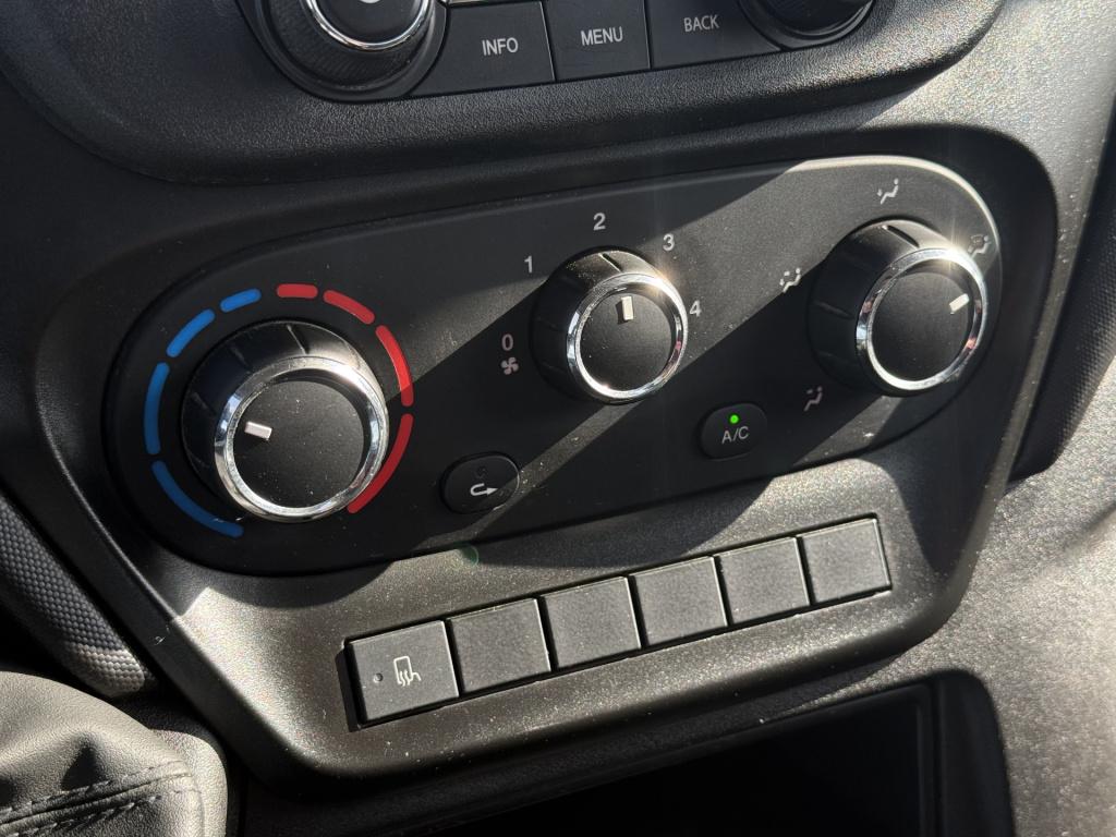 Iveco Daily 35c16 2.3 300 kipper | dubbellucht | trekhaak | leder | opbergk