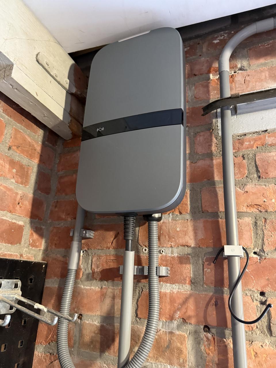 Peblar Home 11kW laadpaal met 7,5m vaste kabel