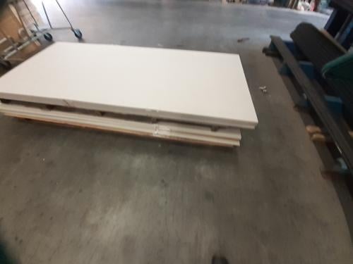 7  gipsplaten 260 x 120 met beschadiging voor 35 euro