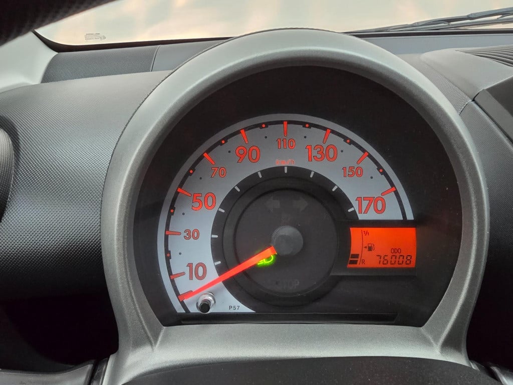 Peugeot 107 occasion 1.0 met carplay radio! | tweedehands peugeot 107 in zw