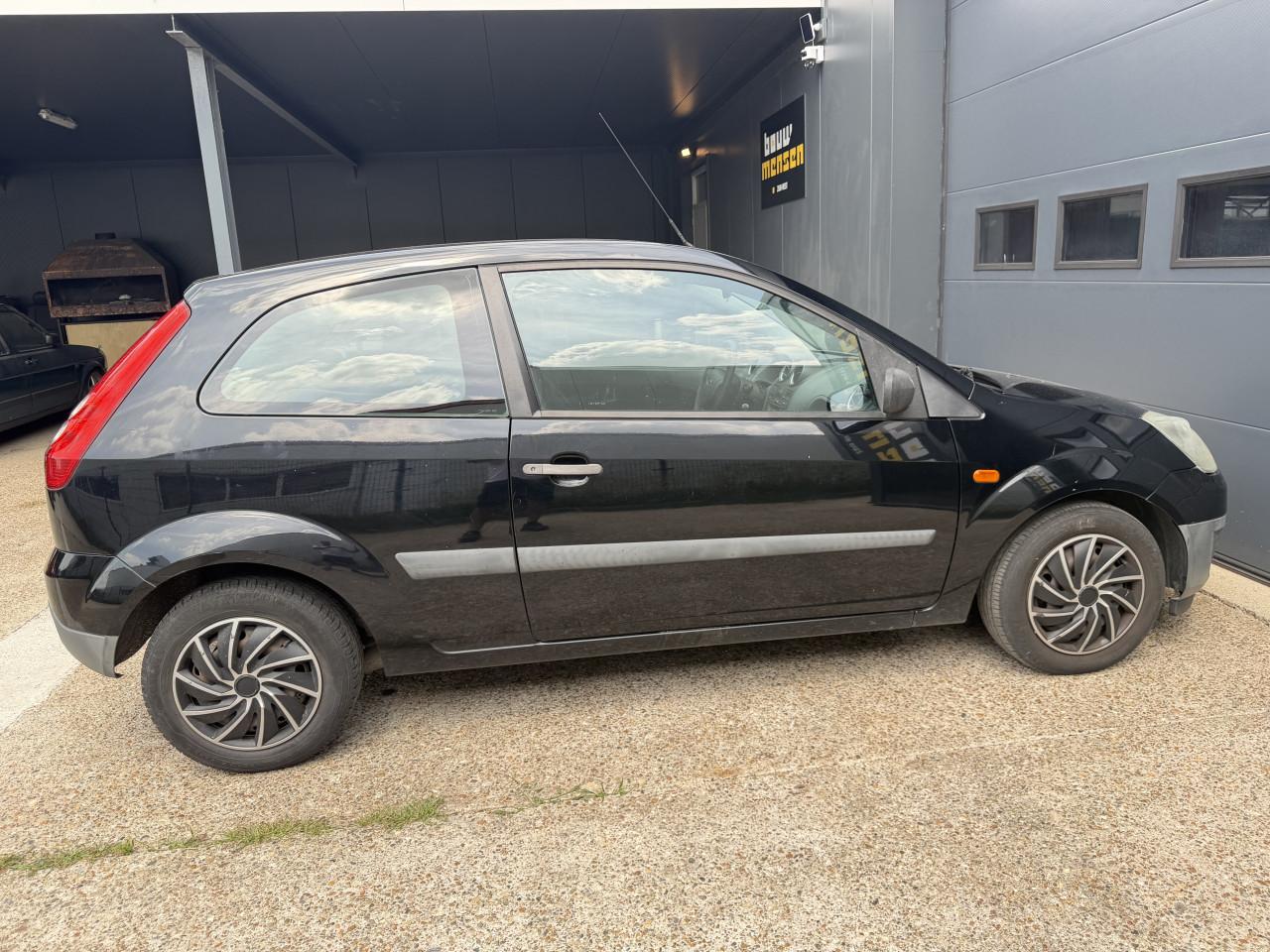 Ford Fiësta 1.3 Style 8V 3DR 2006 Zwart Airco Apk Nap