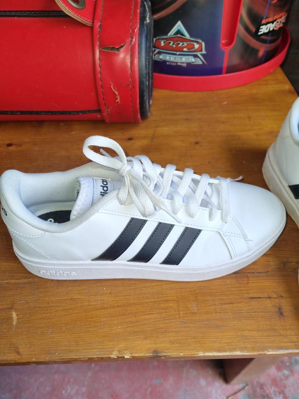 Adidas sportschoenen sneakers