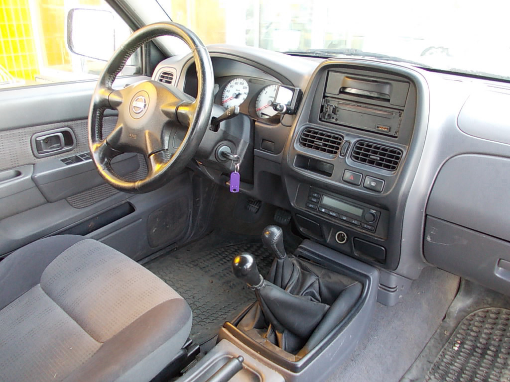 Nissan King-cab pick up (d22) 4x4 dc 5-pers. (navara) lees tekst!!
