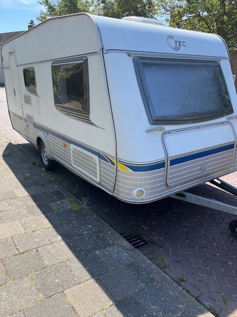 Mooie Tec 460 caravan , aparte bedden . 2008