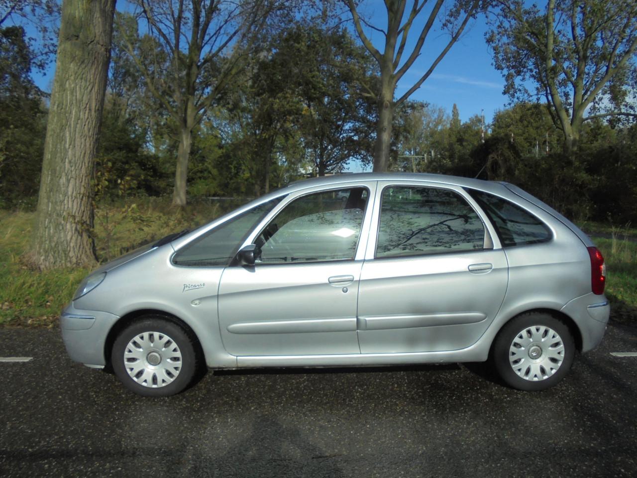 Xsara Picasso 1.6i nette conditie binnen en buiten Nieuwe Apk Bij Afleveren