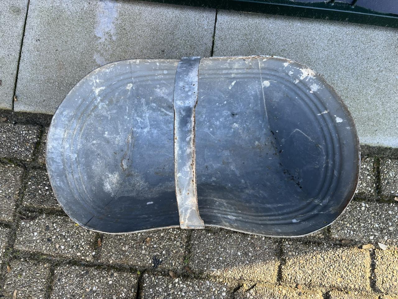 Zaaibak verzinkt metaal