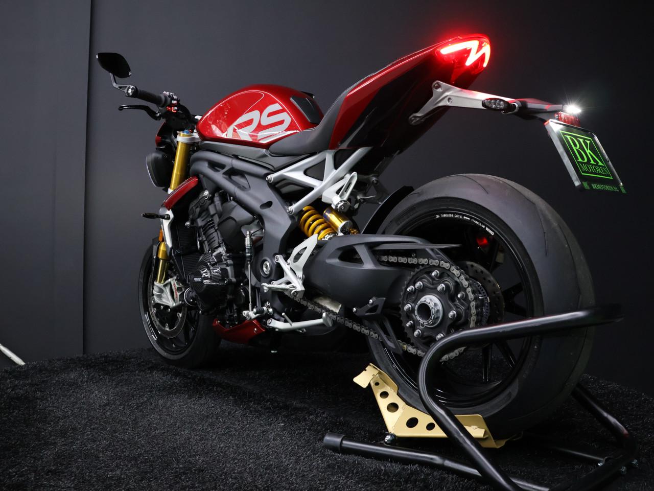 SPEED TRIPLE RS | Carnival Red