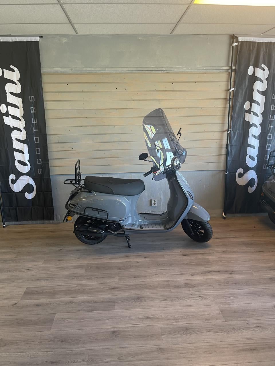 Scooterpromo Goes | Grote voorraad nieuwe SANTINI scooters