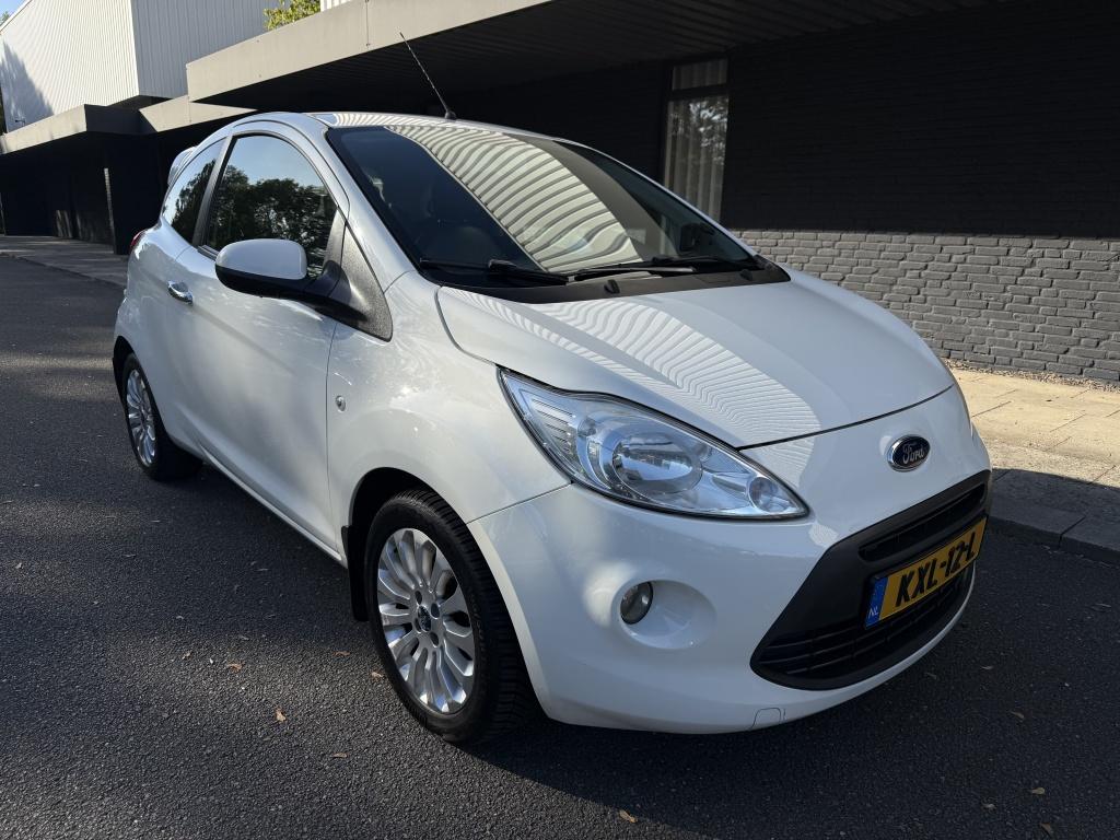 Ford KA 1.2 titanium x - lederen bekleding - nieuwe distributie + grote beu