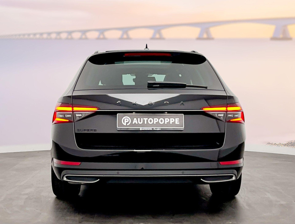 Skoda Superb sportline business 1.5 110 kw / 150 pk tsi combi 7 panoramadak