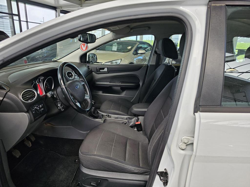 Ford Focus wagon 1.8 titanium flexi fuel