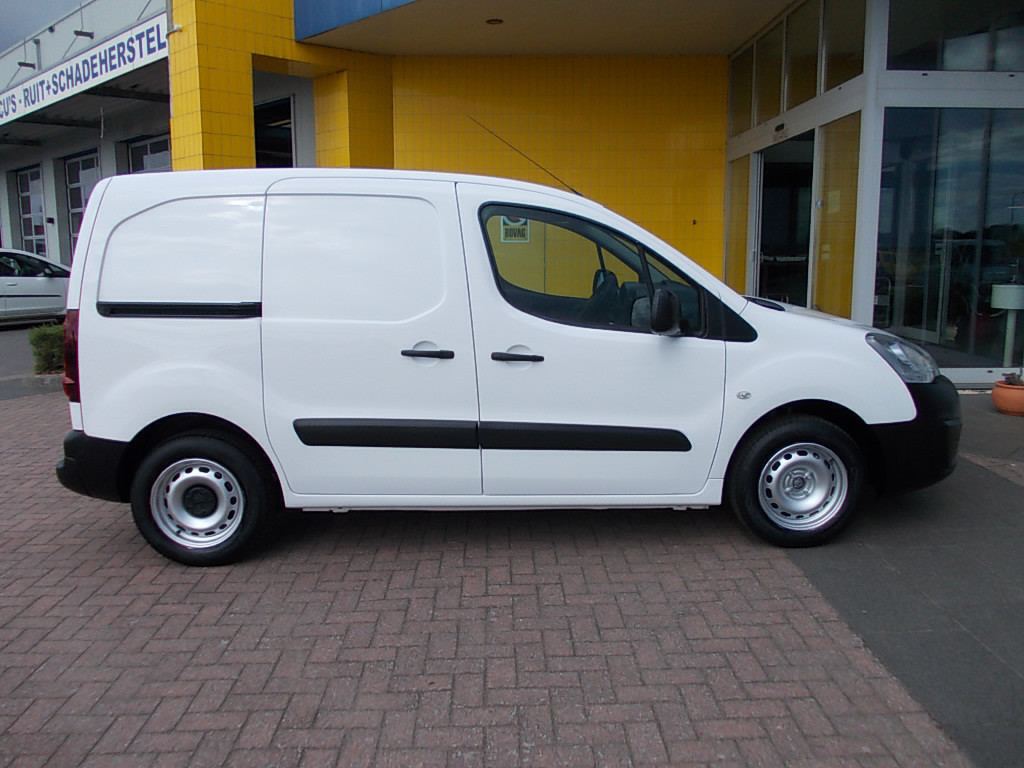 Peugeot Partner 1.6 hdi airco, cruise-contr., pdc, parrot