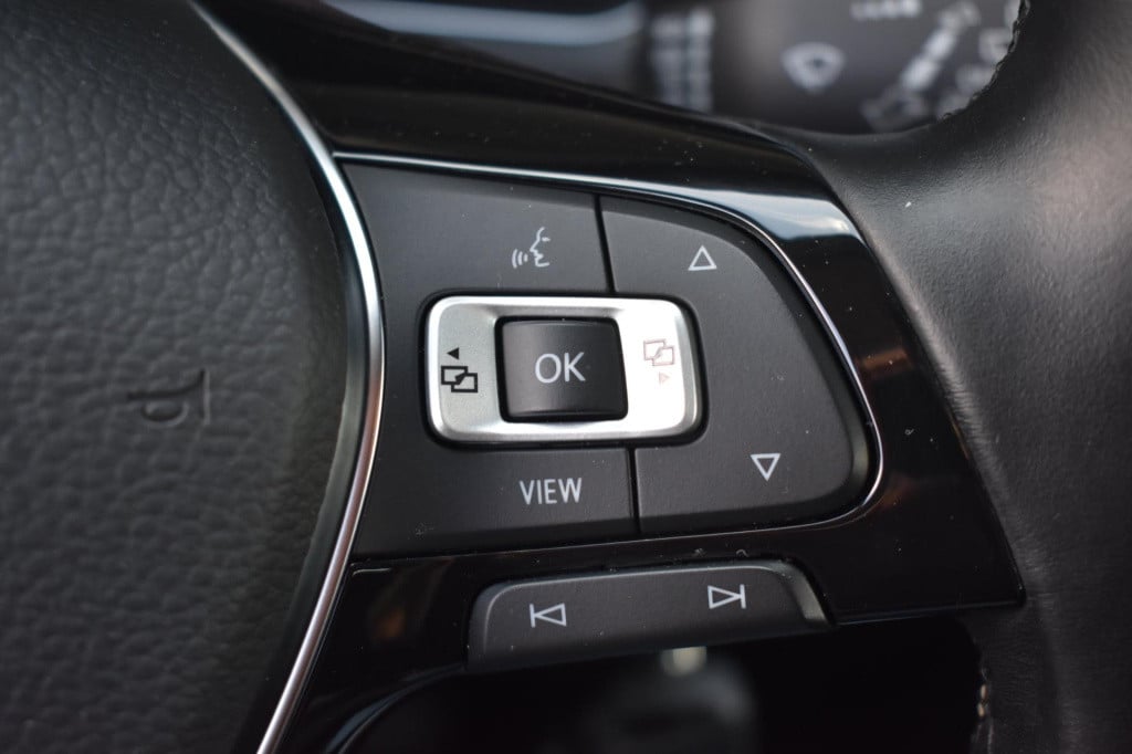 Volkswagen T-roc 1.0 tsi | camera | apple carplay | android auto | navigati