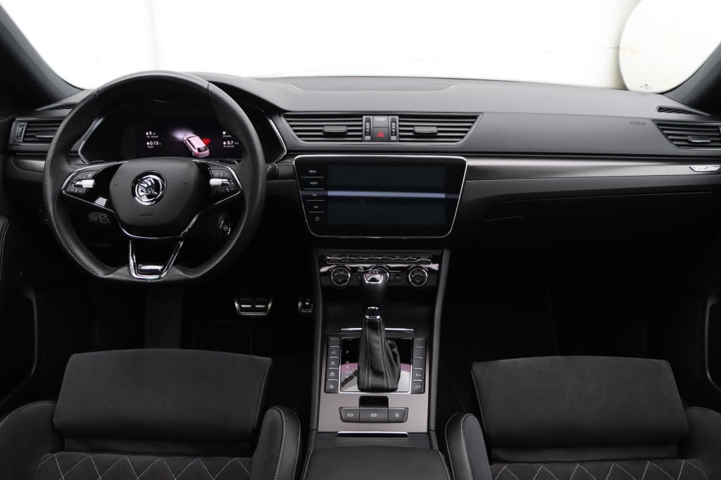 Skoda Superb combi 1.4 tsi iv sportline business 218pk dsg6