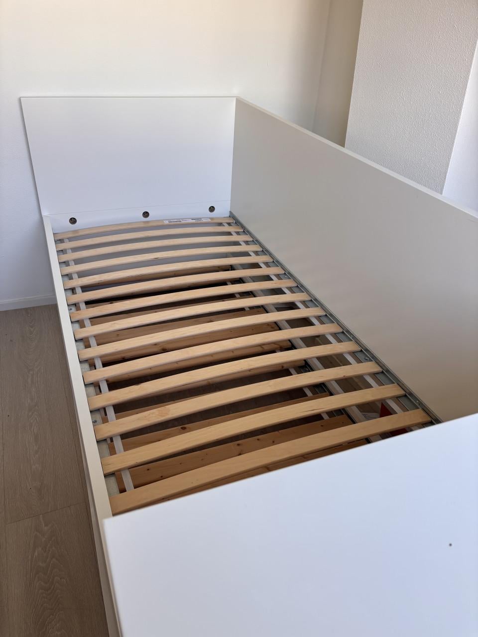 Bedbank met onderbed (Vihals van IKEA)