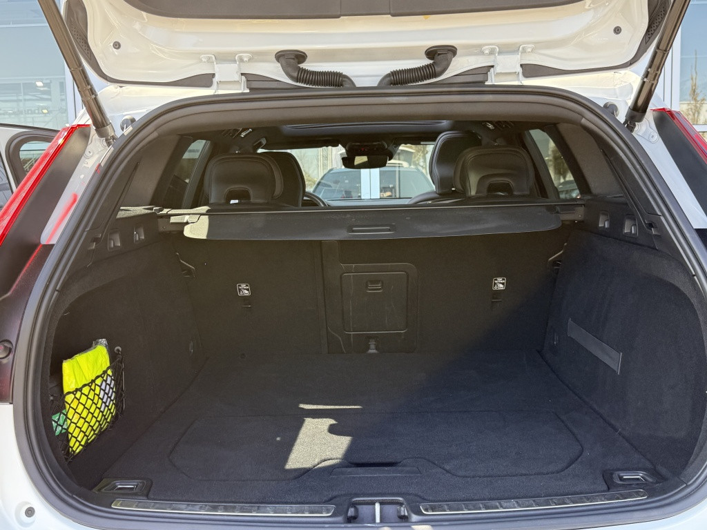 Volvo V60 t6 340pk recharge r-design| panodak| adap.cruise| h&ksound| came