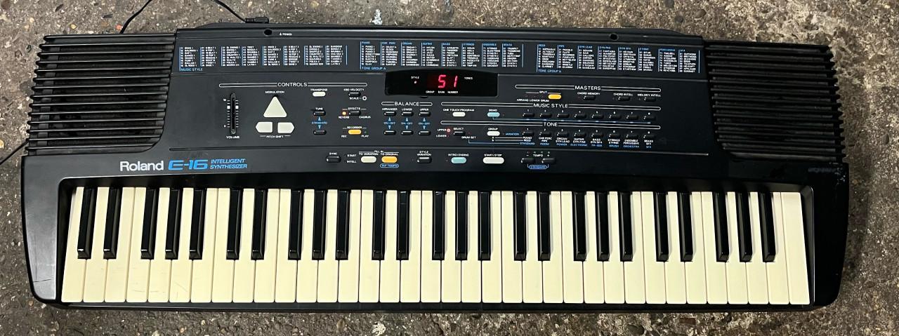 Roland e16 intelligent synthesizer