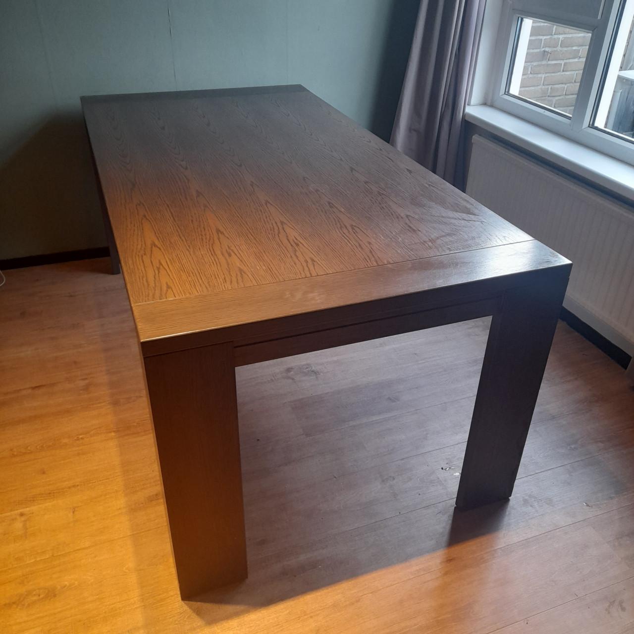 Eettafel met verlengstukken, exclusief stoelen