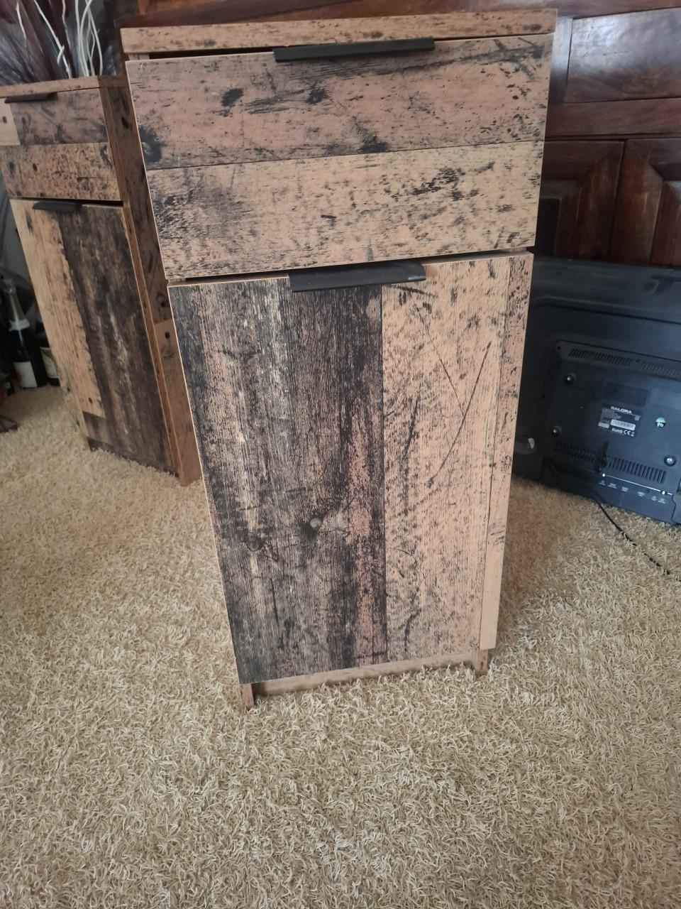 2 kleine kastjes of samen 1 dressoir ikea