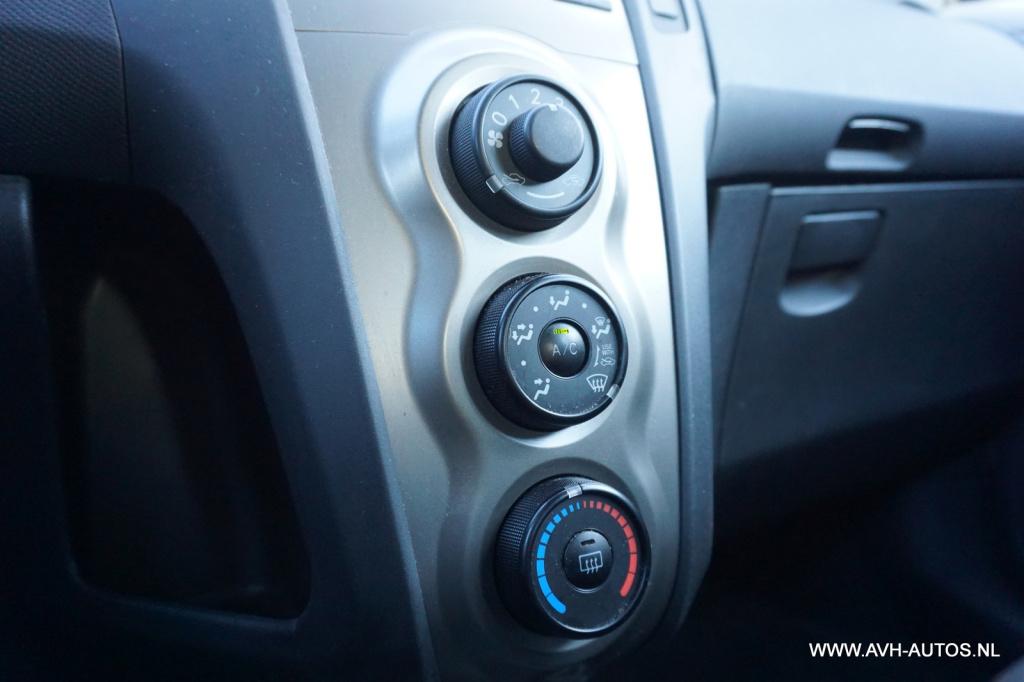 Toyota Yaris 1.0 vvti acces