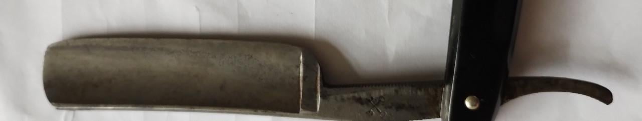 Barbiersmes FRIEDRICH HERDER.