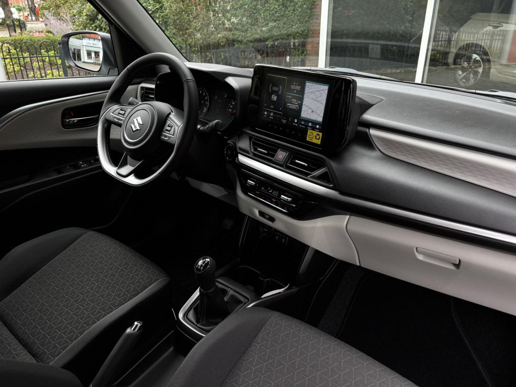 Suzuki Swift 1.2 style smart hybrid