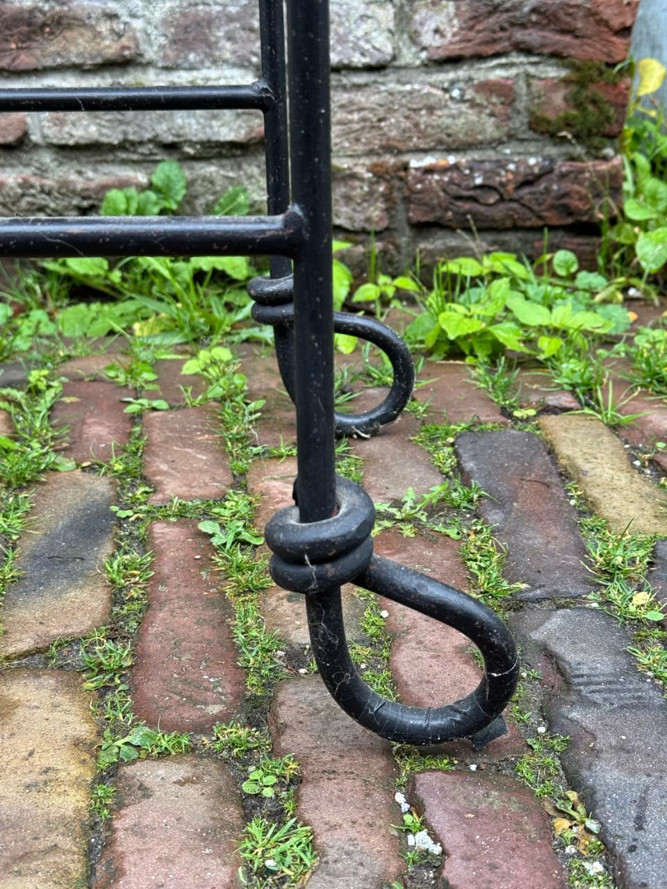 (Bijzet) tafel metaal met hout